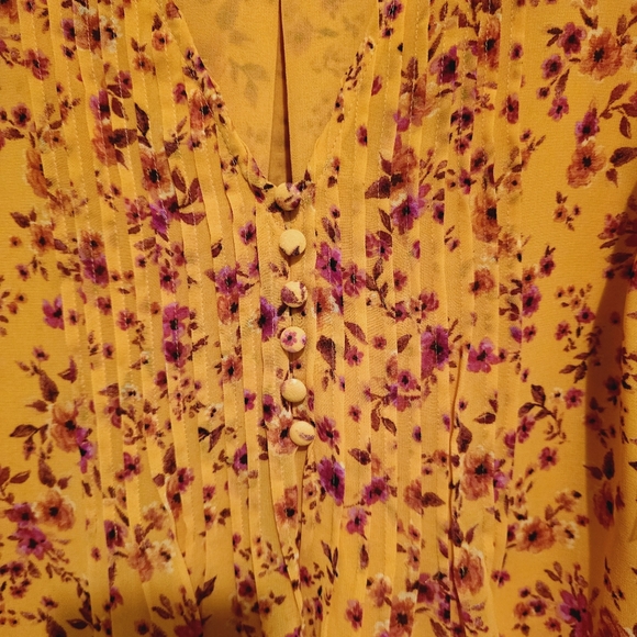 1. State Floral Boho Blouse - Picture 5 of 11